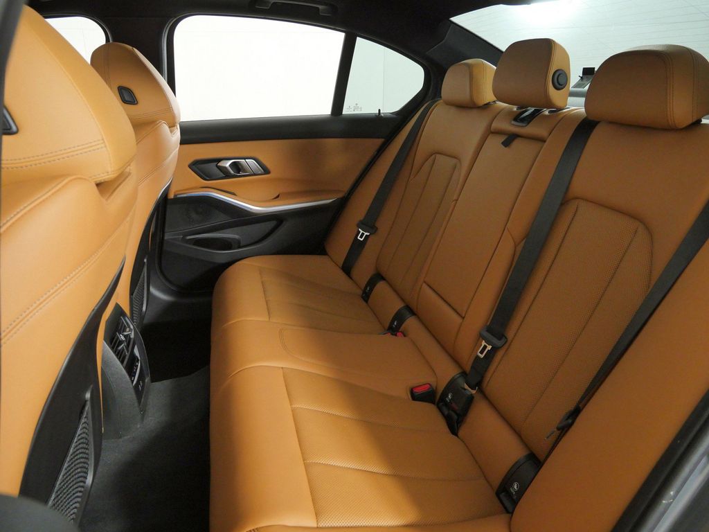 Thumbnail: 2023 BMW 3 Series - 31