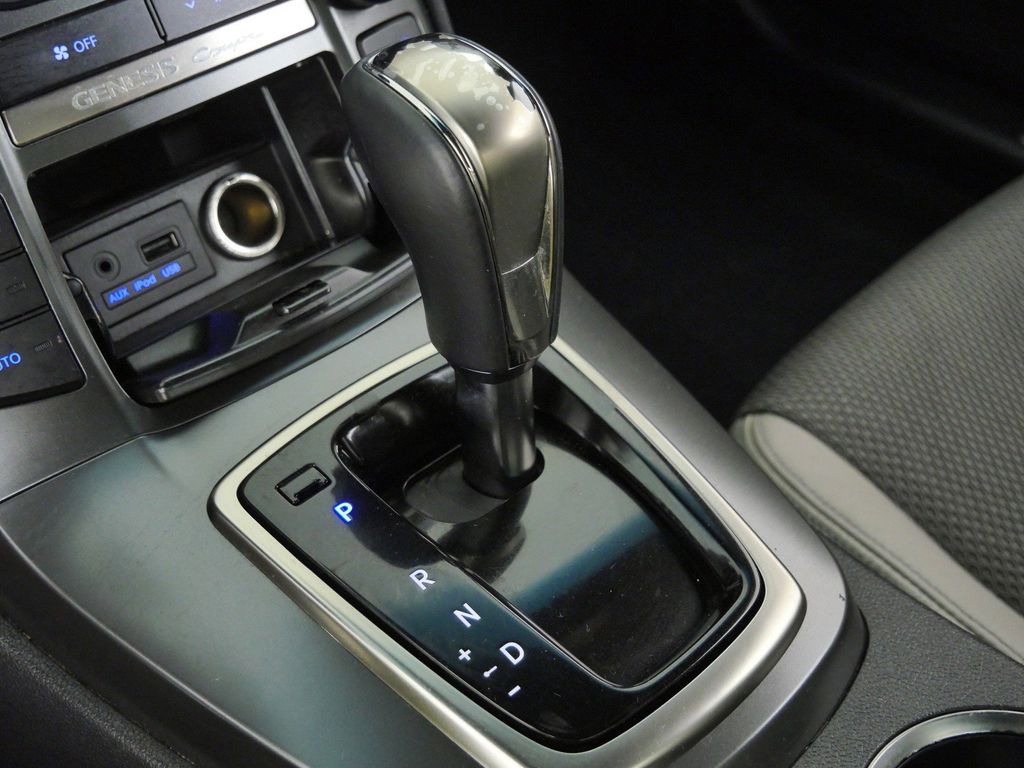 Thumbnail: 2015 Hyundai Genesis - 44