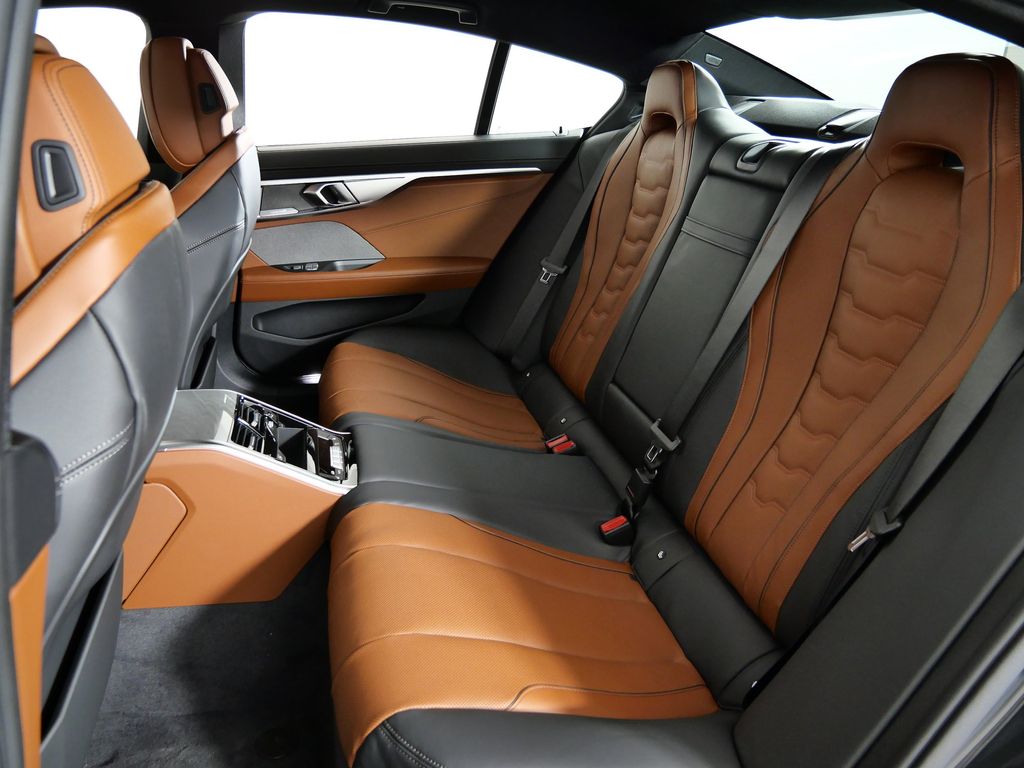 Thumbnail: 2026 BMW 8 Series - 31