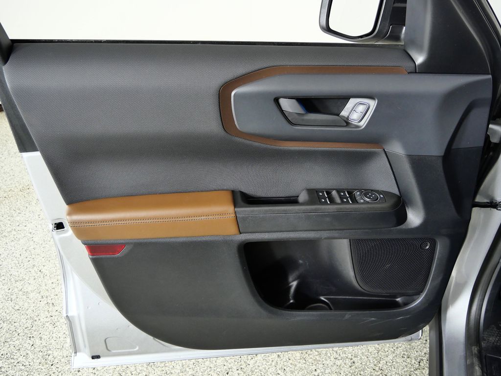 Thumbnail: 2021 Ford Bronco Sport - 31