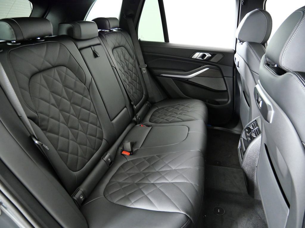 Thumbnail: 2026 BMW X5 - 29