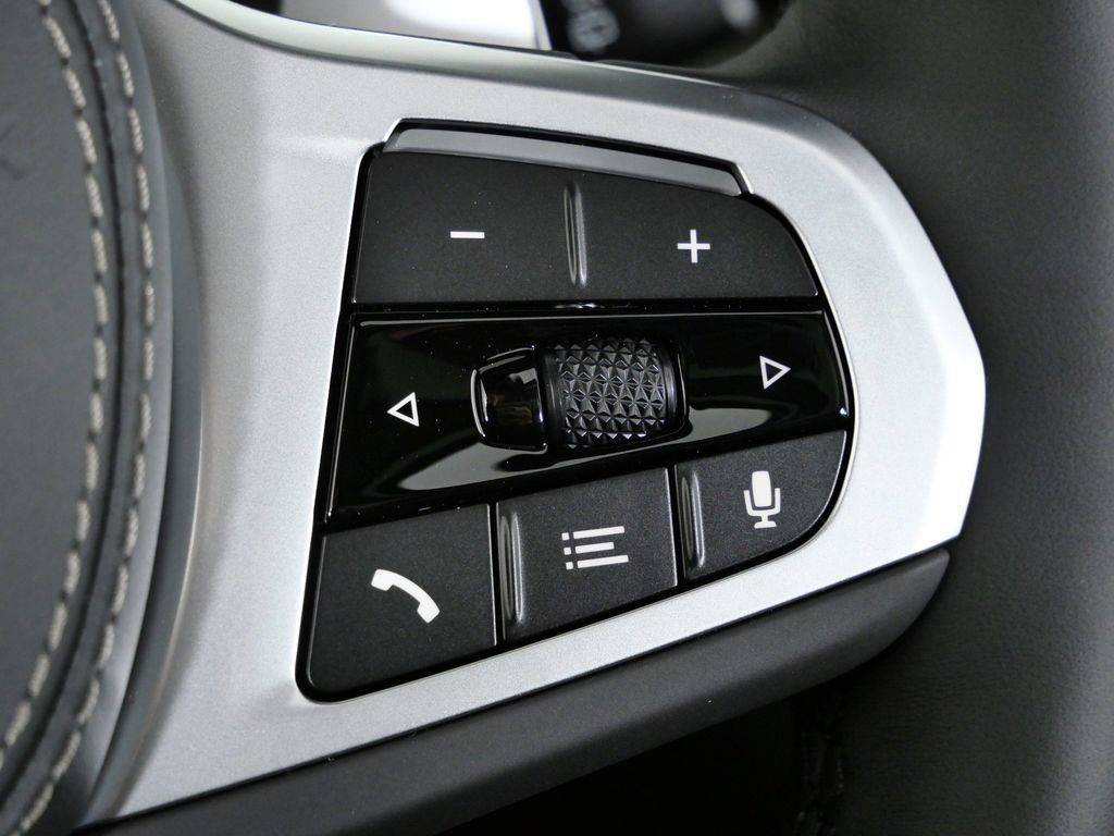 Thumbnail: 2026 BMW X7 - 45