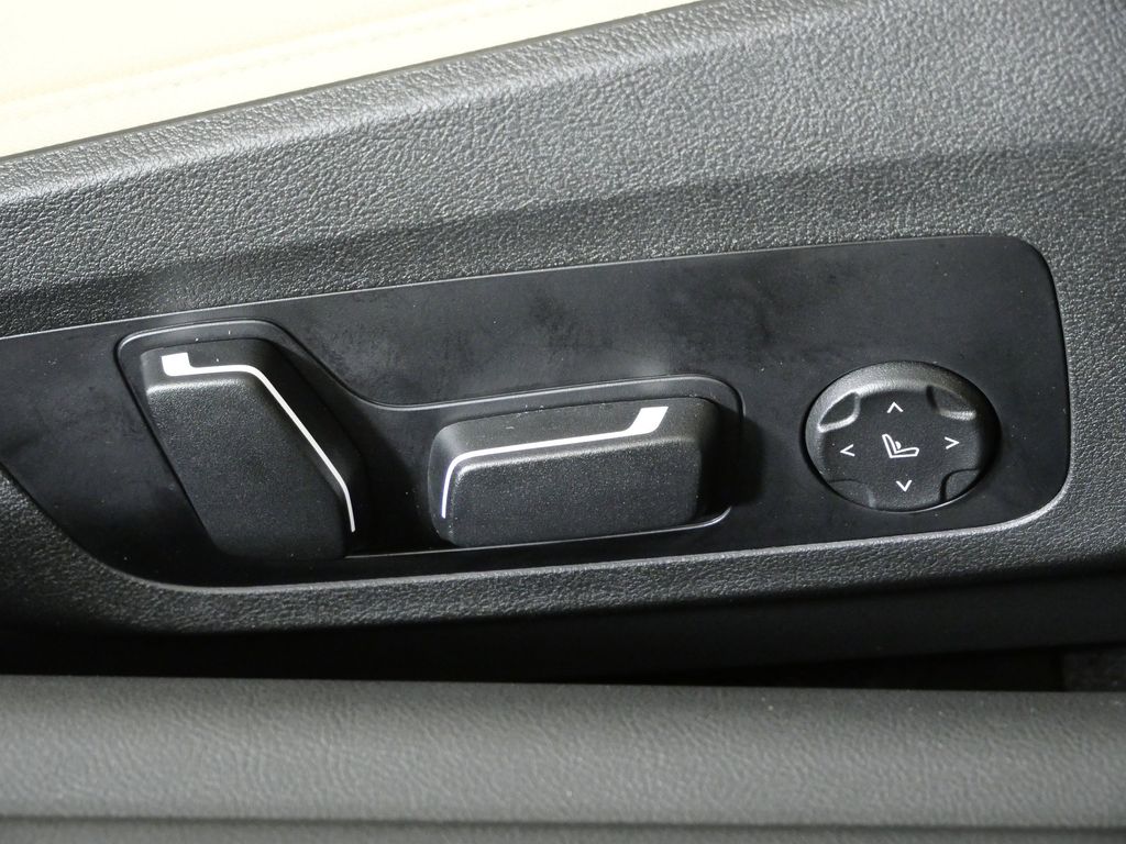 Thumbnail: 2025 BMW 4 Series - 23