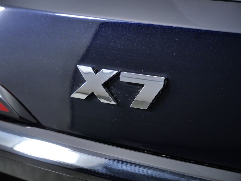 Thumbnail: 2026 BMW X7 - 13