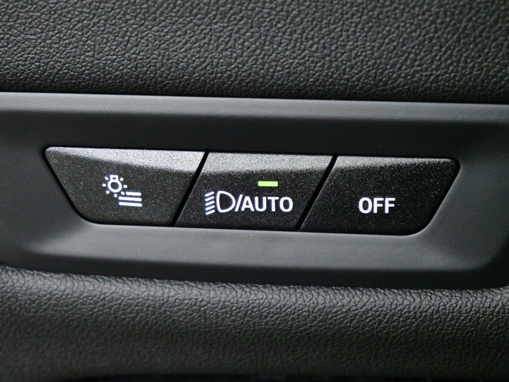 Thumbnail: 2026 BMW X5 - 37