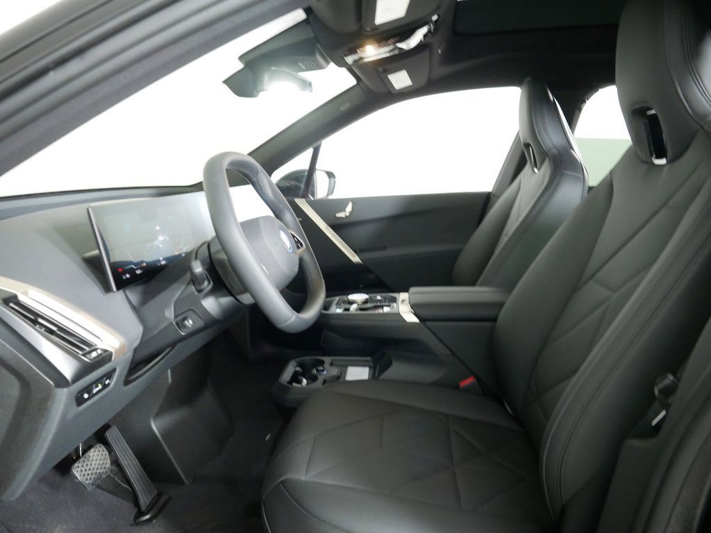 Thumbnail: 2025 BMW iX - 32