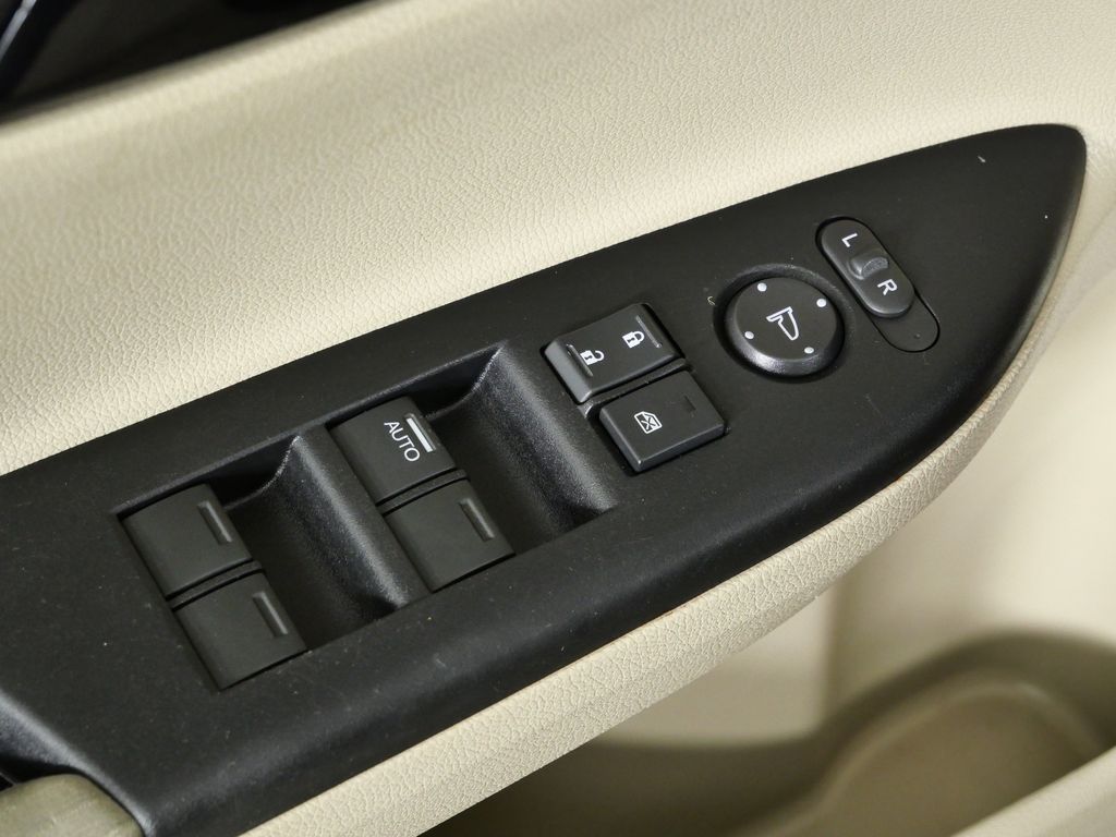 Thumbnail: 2016 Honda Accord - 32