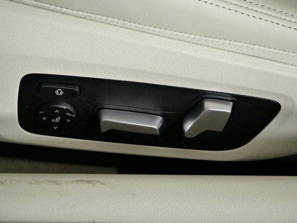 Thumbnail: 2026 BMW 8 Series - 37