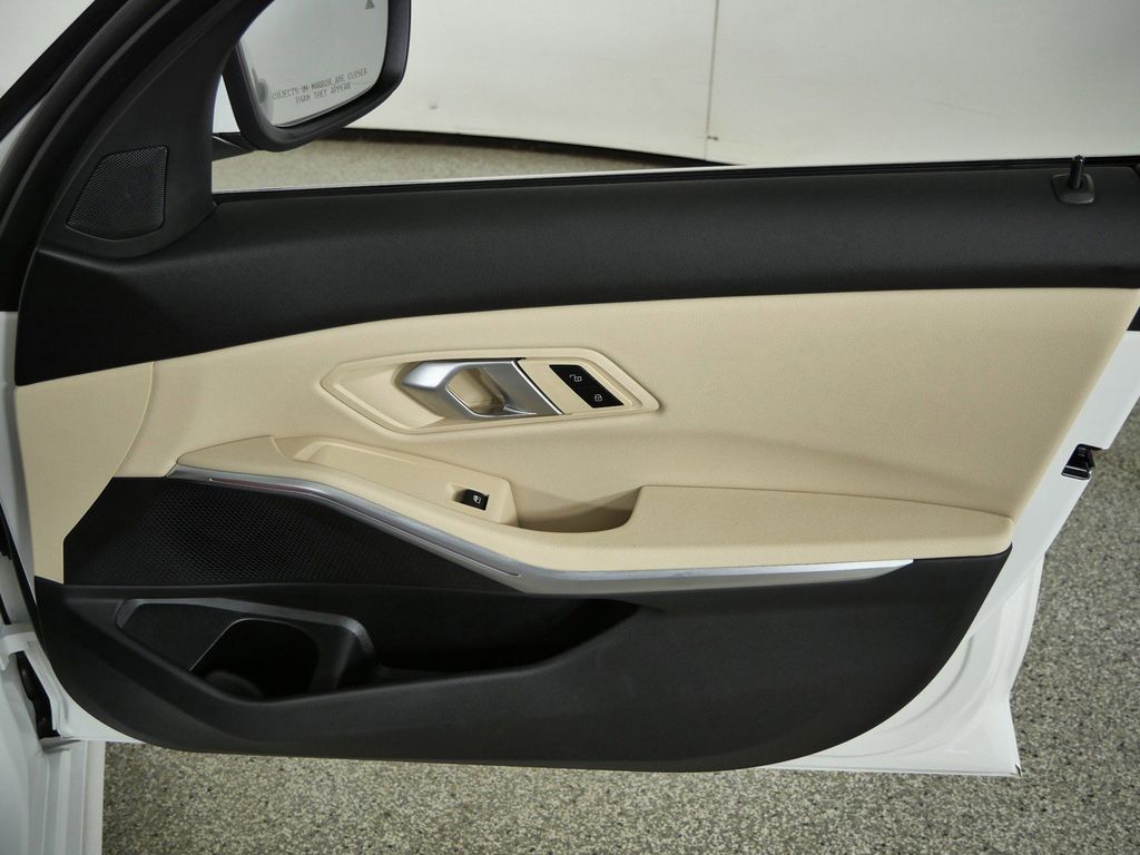 Thumbnail: 2025 BMW 3 Series - 22