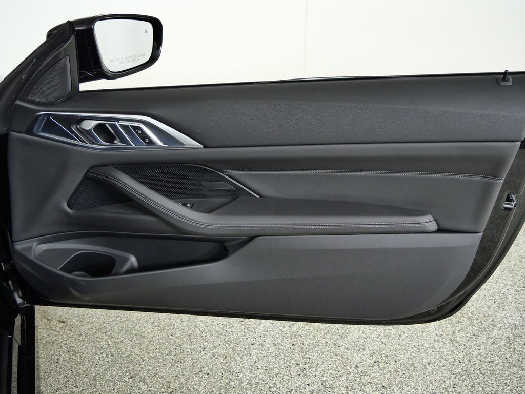 Thumbnail: 2025 BMW 4 Series - 19