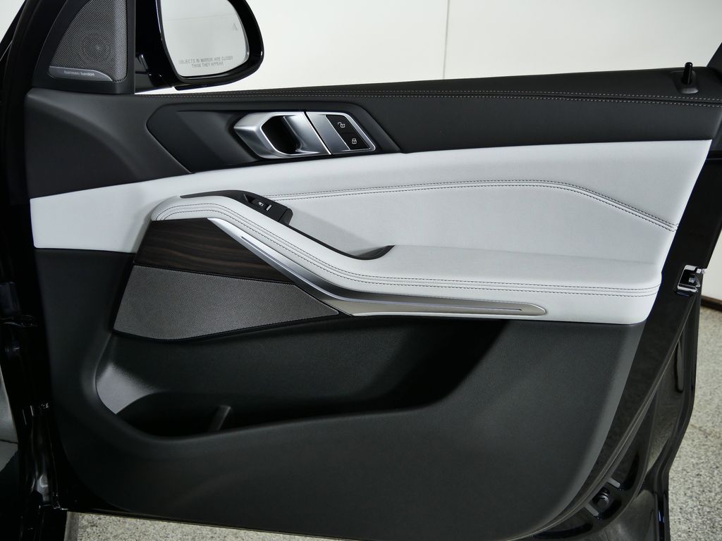 Thumbnail: 2026 BMW X5 - 19