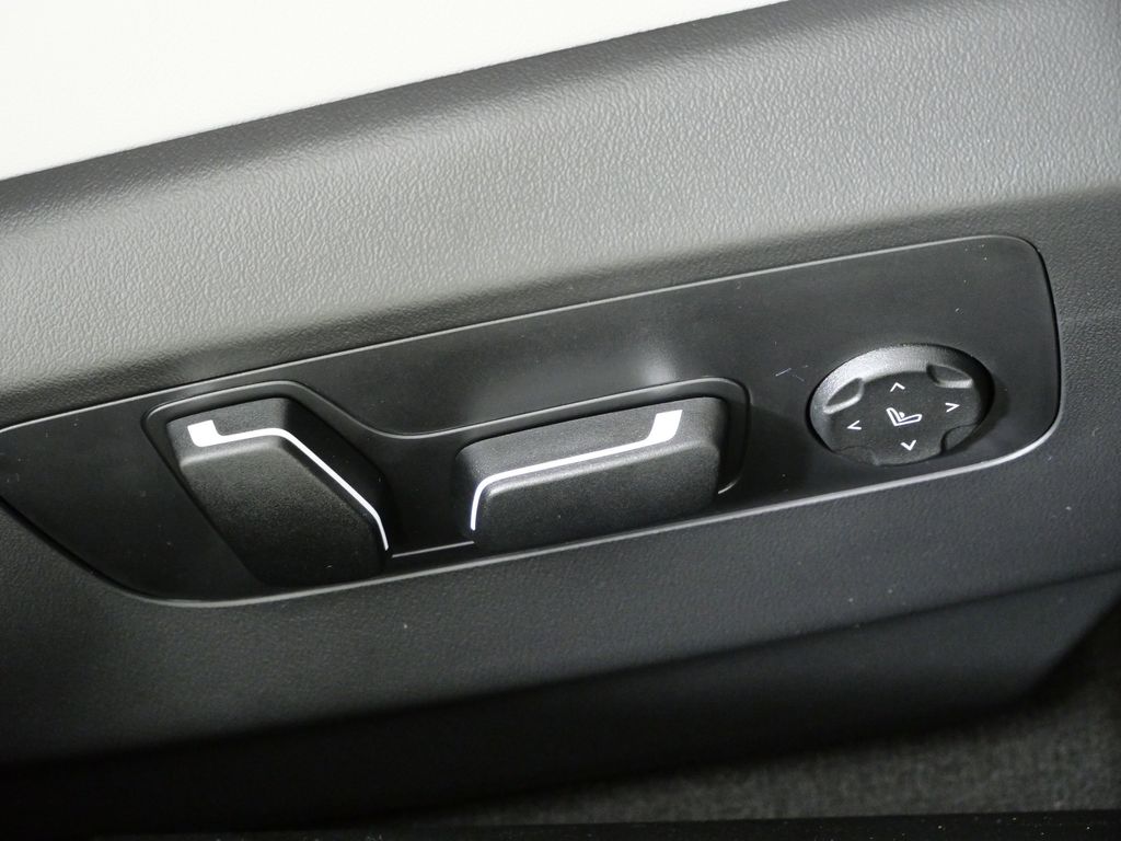 Thumbnail: 2026 BMW M5 - 22