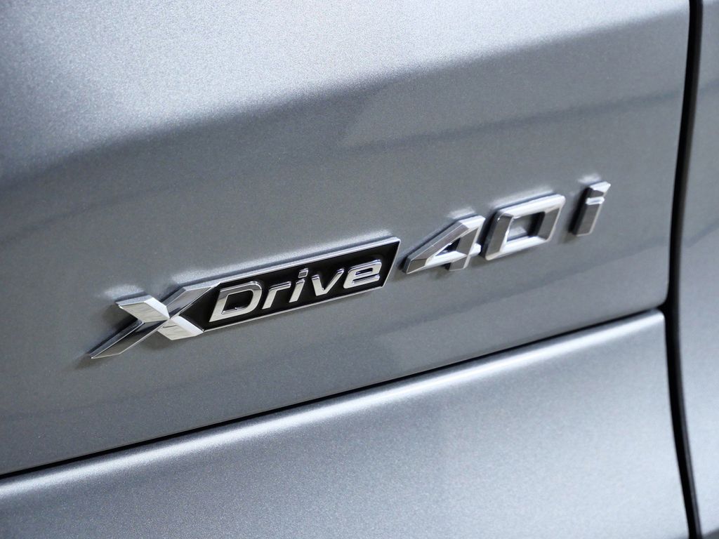 Thumbnail: 2026 BMW X5 - 12