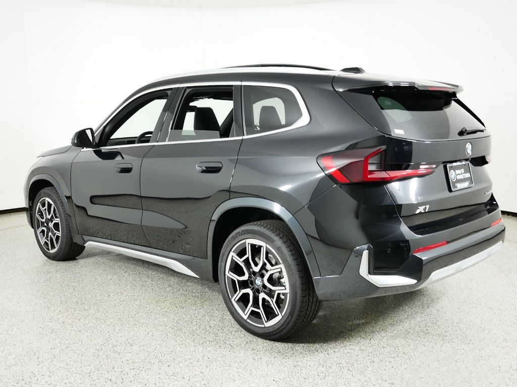 Thumbnail: 2025 BMW X1 - 13