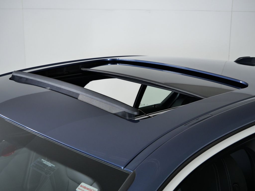 Thumbnail: 2026 BMW 3 Series - 18