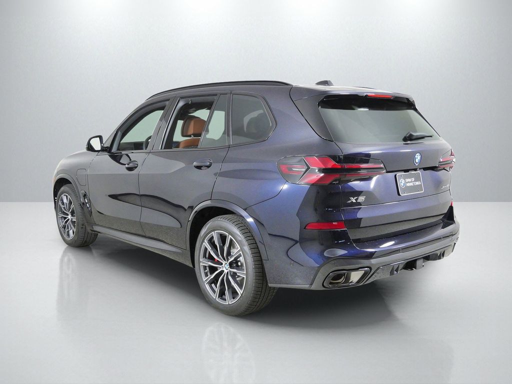 Thumbnail: 2026 BMW X5 - 14