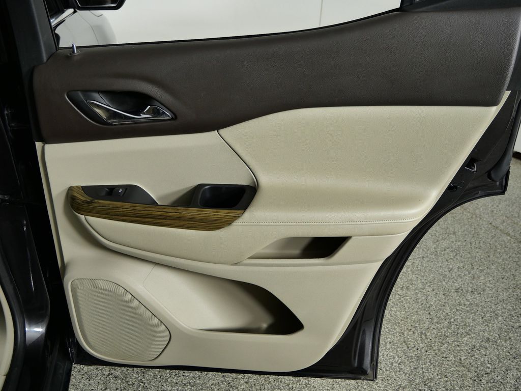 Thumbnail: 2017 GMC Acadia - 25