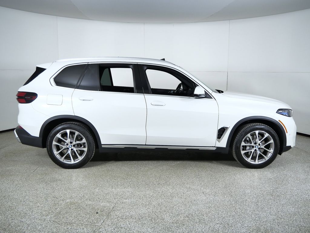 Thumbnail: 2024 BMW X5 - 10