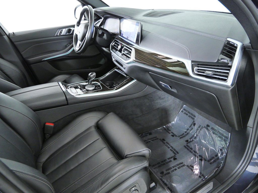 Thumbnail: 2020 BMW X5 - 19