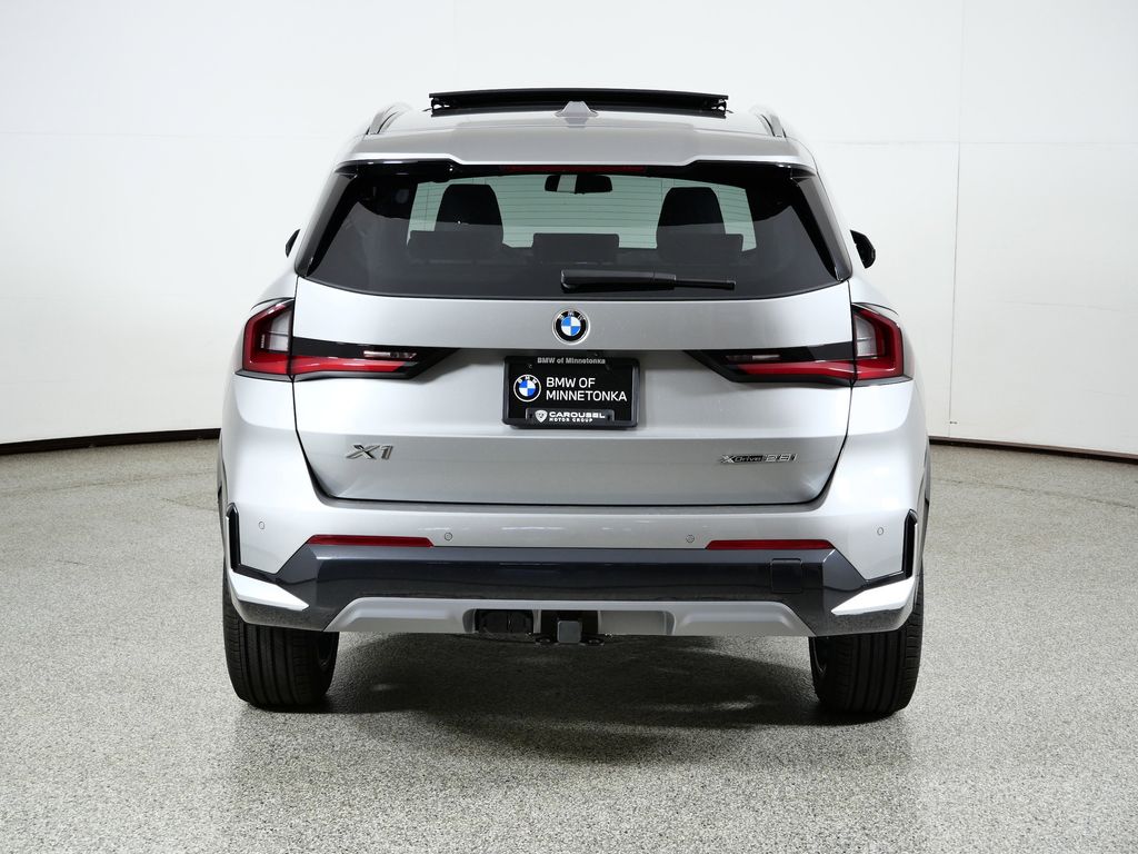 Thumbnail: 2026 BMW X1 - 10