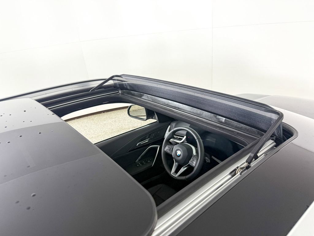 Thumbnail: 2025 BMW X1 - 21