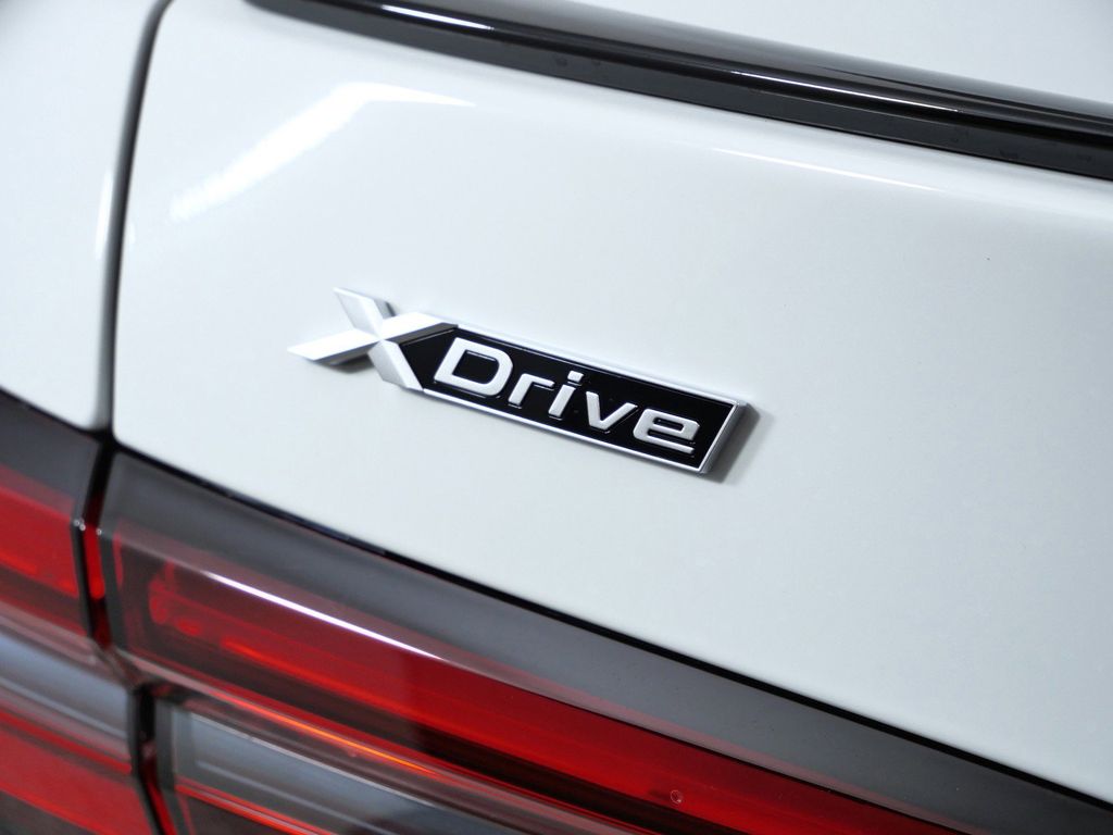 Thumbnail: 2026 BMW 5 Series - 13