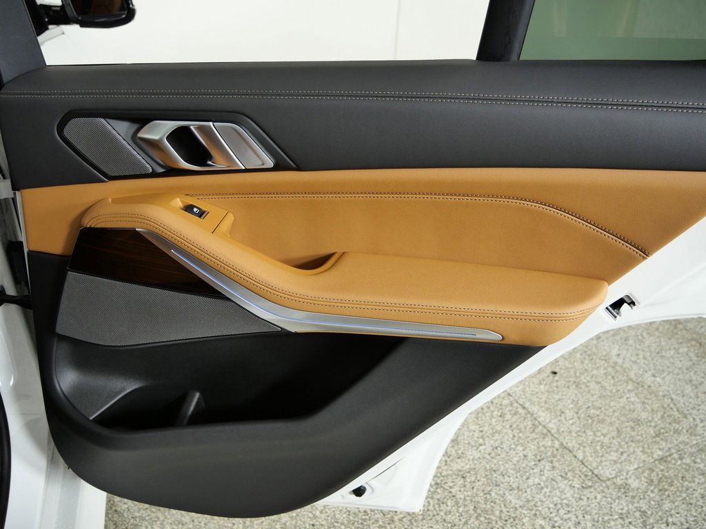 Thumbnail: 2026 BMW X5 - 25