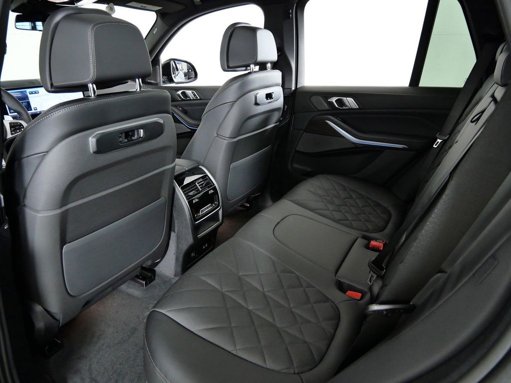 Thumbnail: 2026 BMW X5 - 32