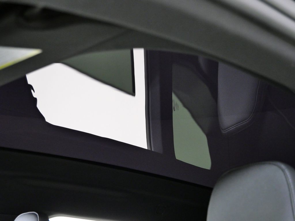 Thumbnail: 2026 BMW iX - 19