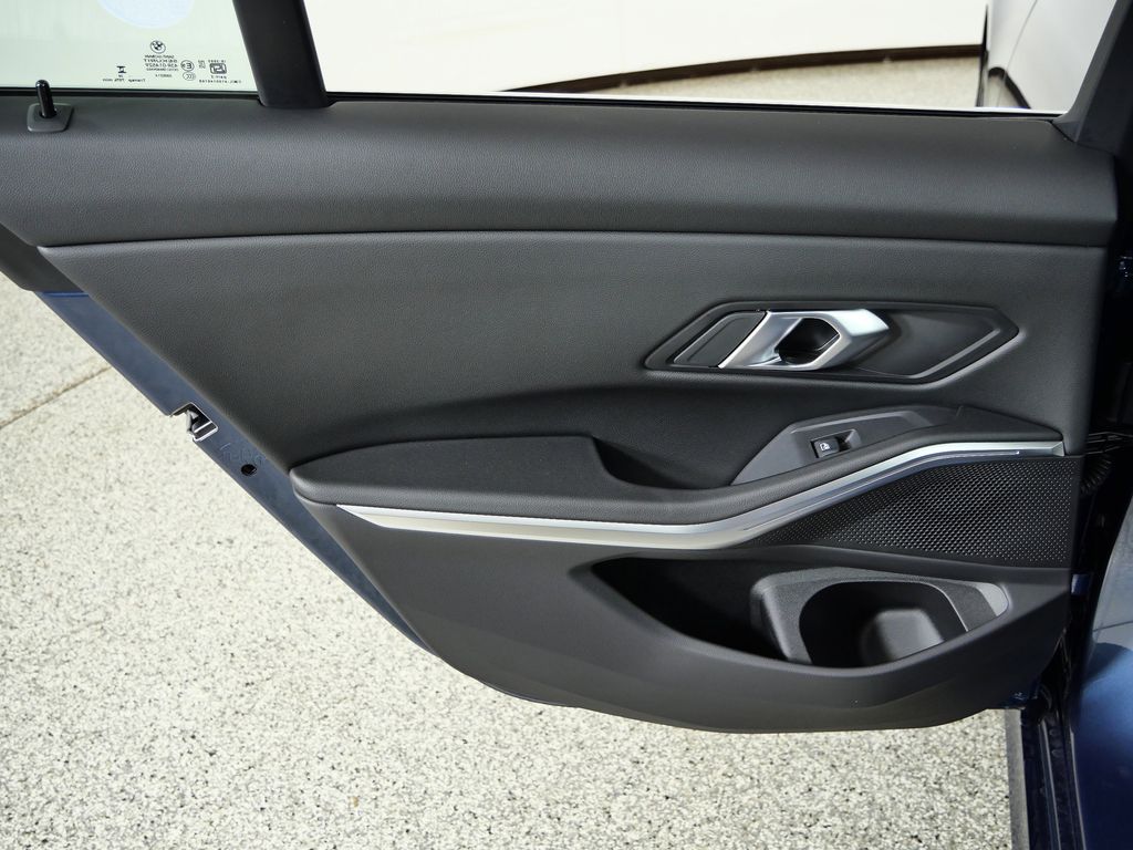 Thumbnail: 2026 BMW 3 Series - 29