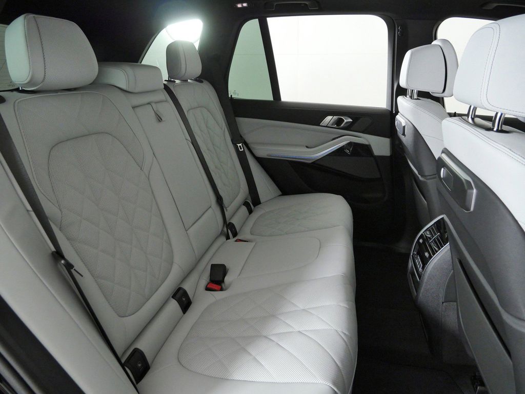 Thumbnail: 2026 BMW X5 - 27