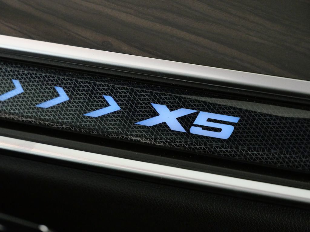 Thumbnail: 2026 BMW X5 - 26