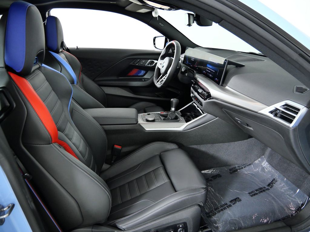 Thumbnail: 2025 BMW M2 - 21