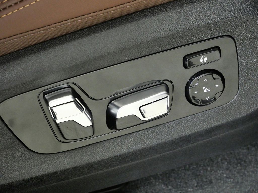 Thumbnail: 2026 BMW X5 - 22