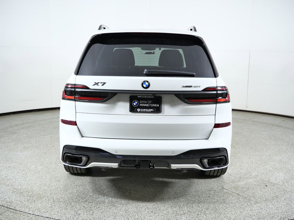 Thumbnail: 2026 BMW X7 - 10