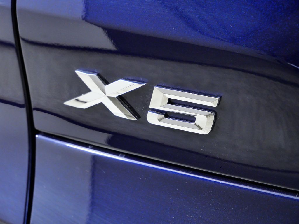 Thumbnail: 2026 BMW X5 - 13