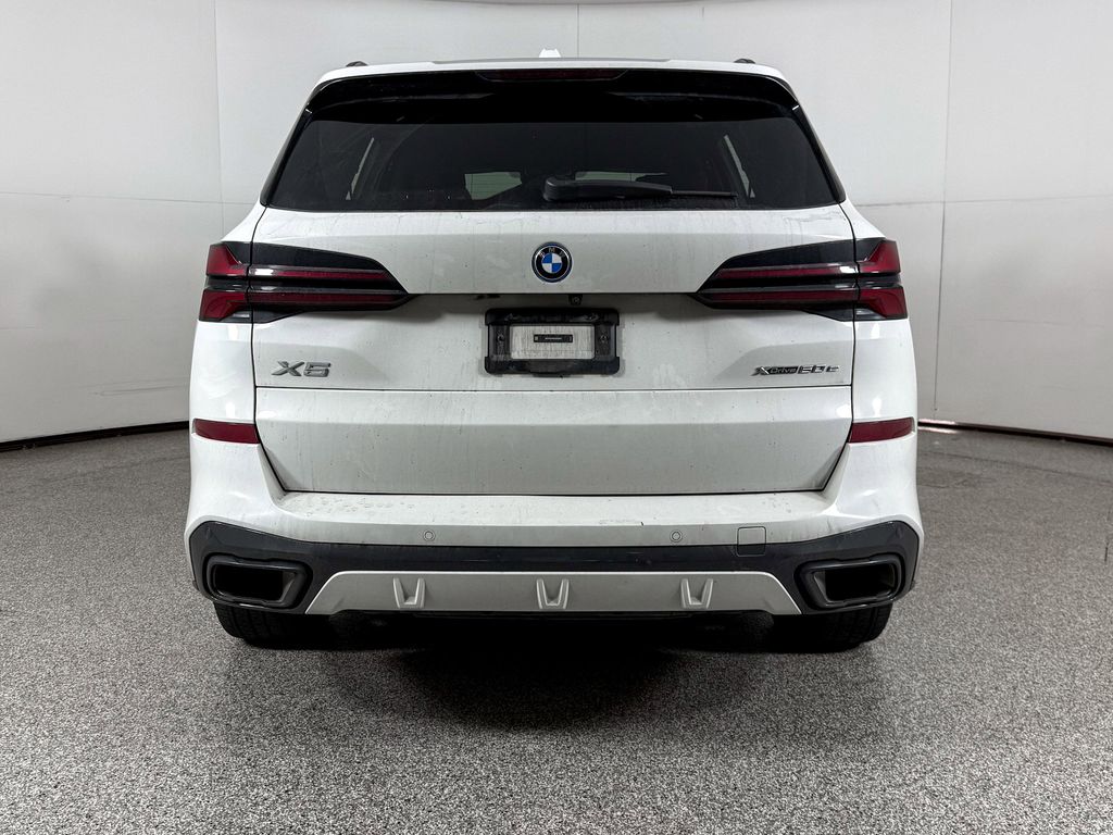 Thumbnail: 2025 BMW X5 - 8