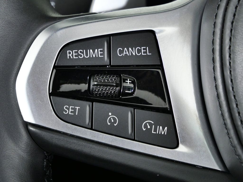 Thumbnail: 2023 BMW 3 Series - 44