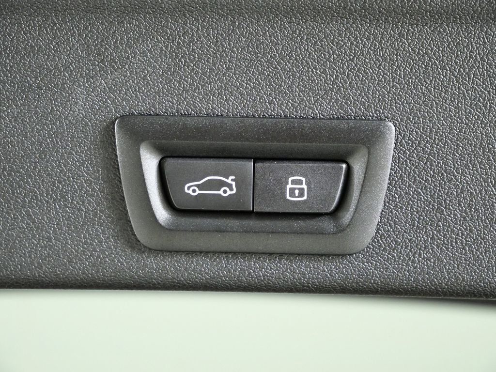 Thumbnail: 2026 BMW X6 - 31