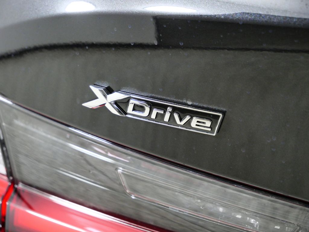 Thumbnail: 2026 BMW 3 Series - 13