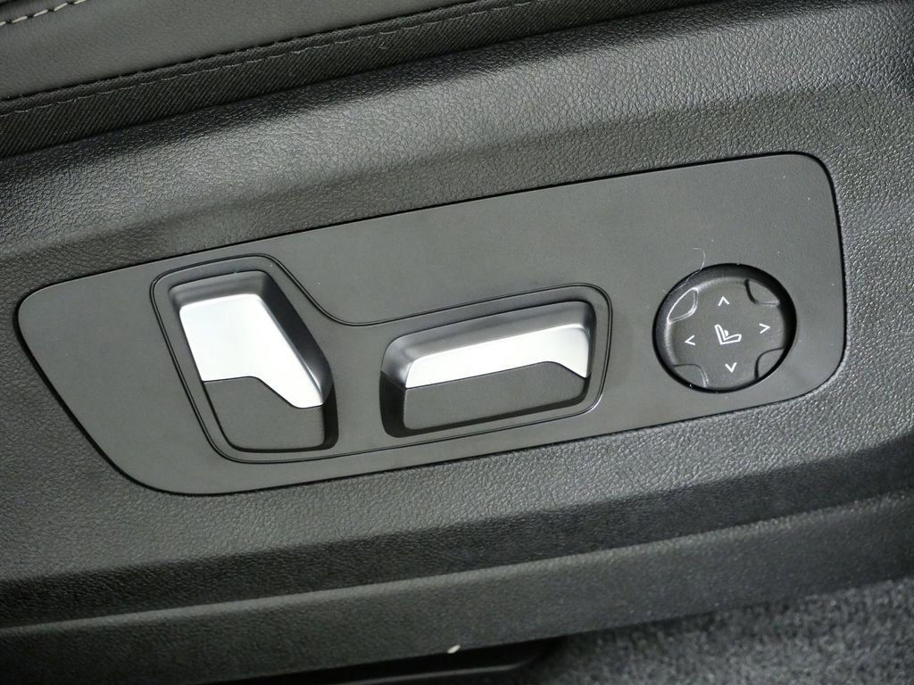 Thumbnail: 2026 BMW X5 - 23