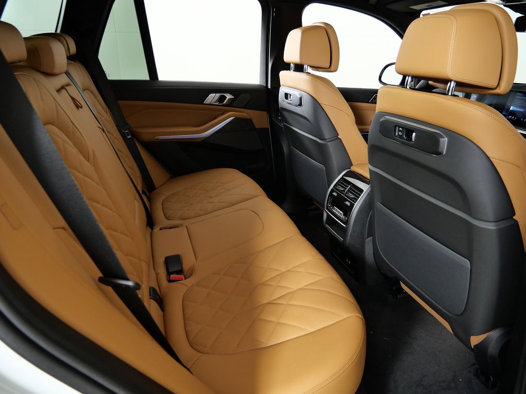 Thumbnail: 2026 BMW X5 - 26