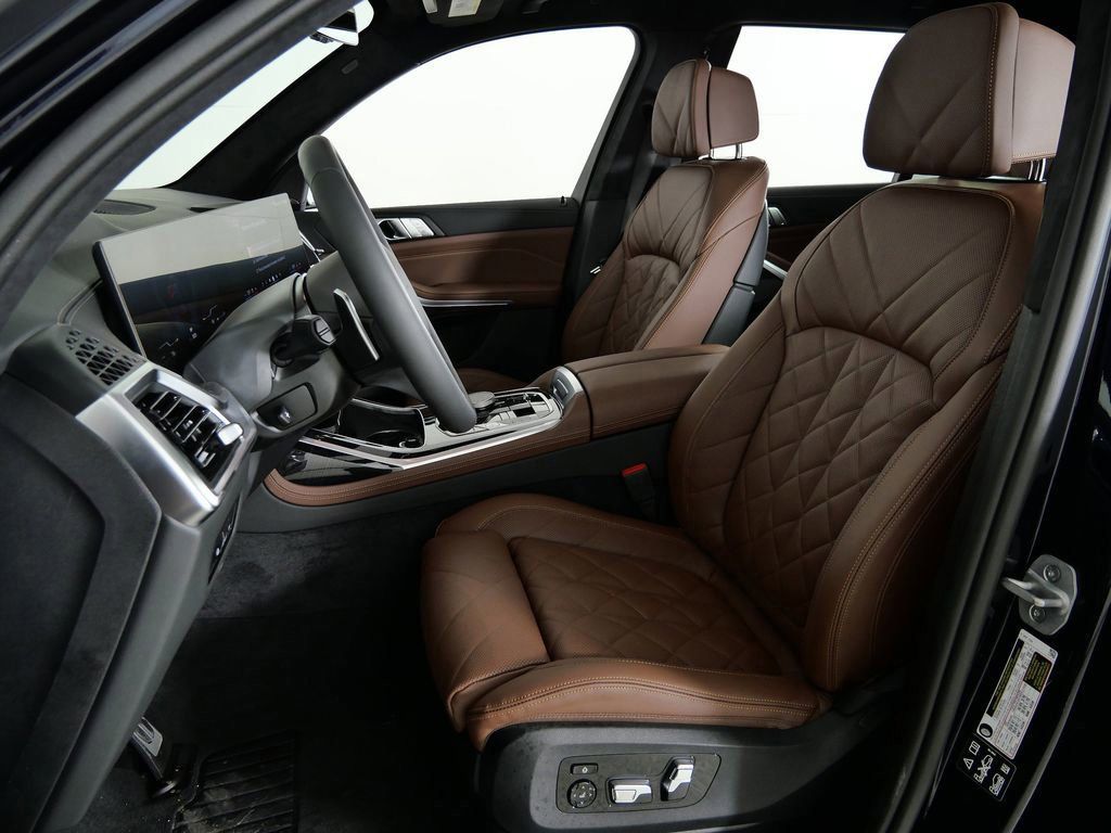 Thumbnail: 2026 BMW X7 - 39