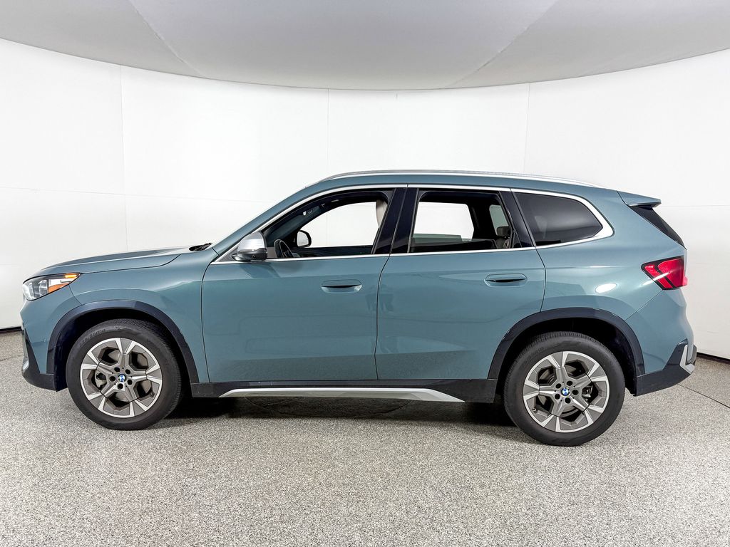 Thumbnail: 2023 BMW X1 - 6
