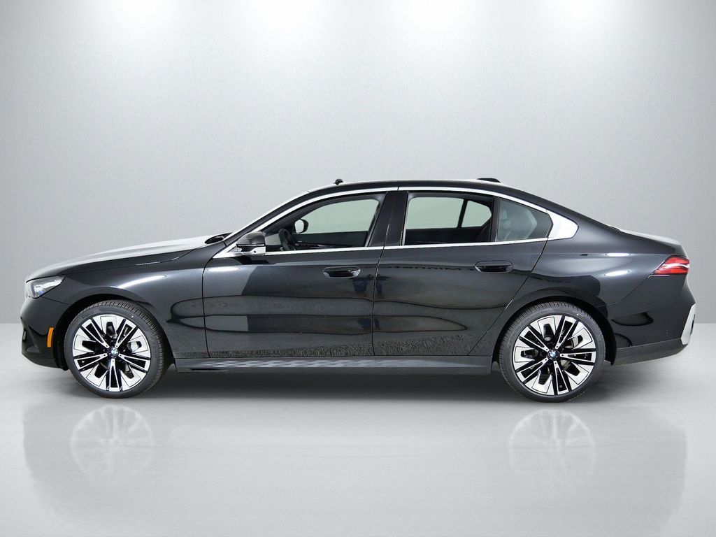 Thumbnail: 2026 BMW 5 Series - 15