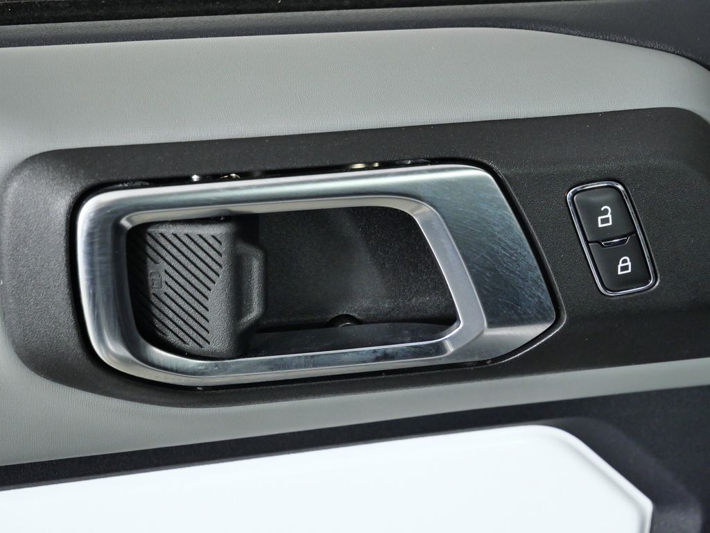 Thumbnail: 2022 Ford Bronco - 32