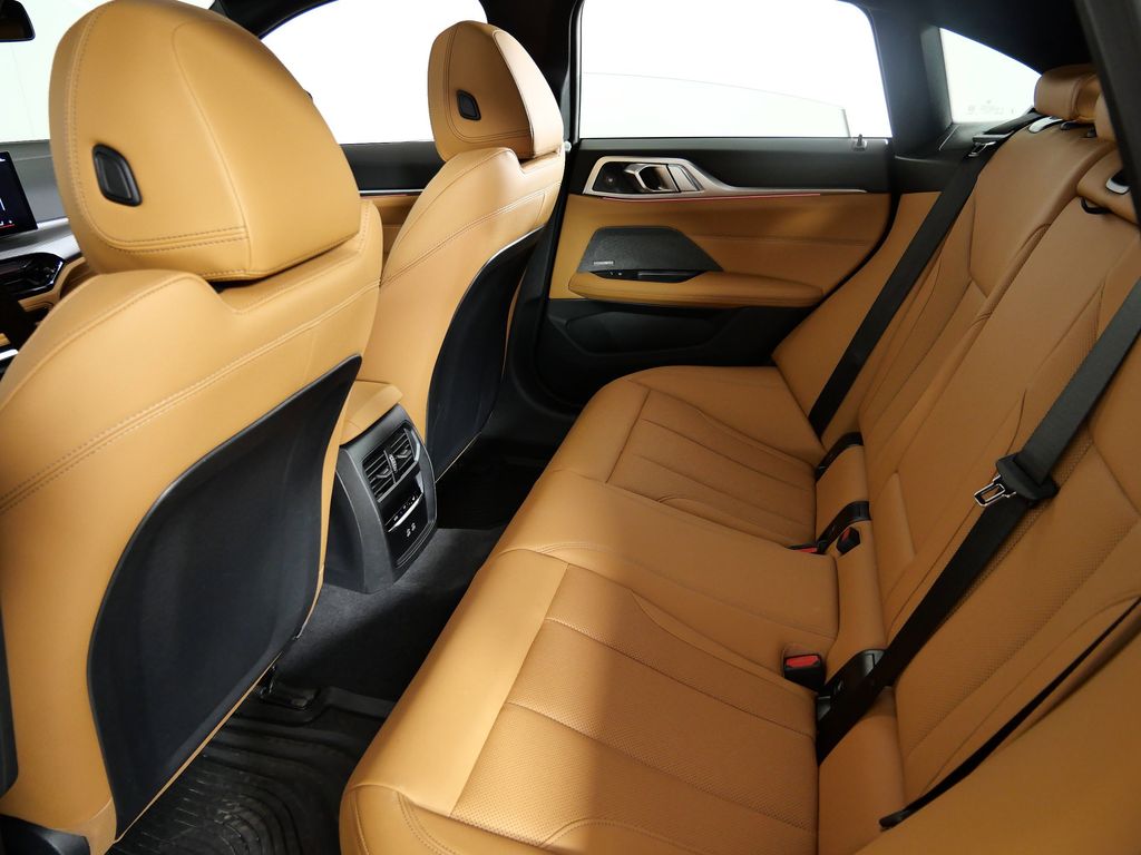 Thumbnail: 2025 BMW i4 - 35