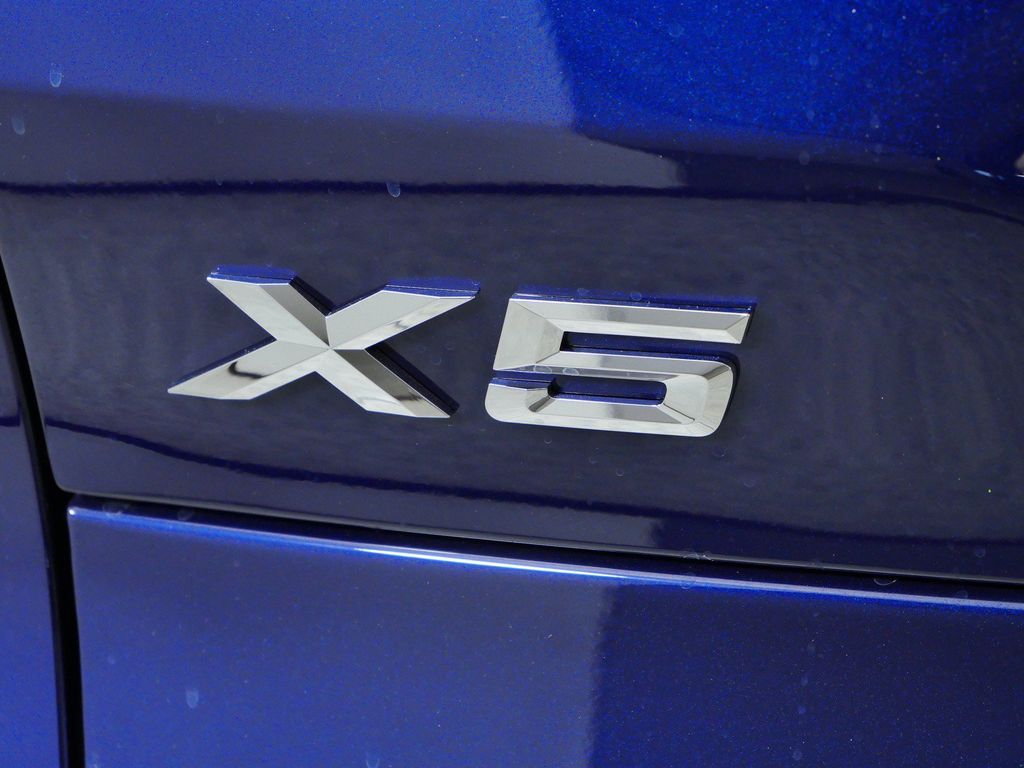 Thumbnail: 2026 BMW X5 - 12