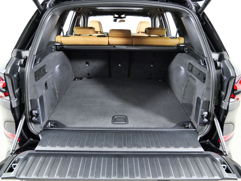 Thumbnail: 2026 BMW X5 - 28