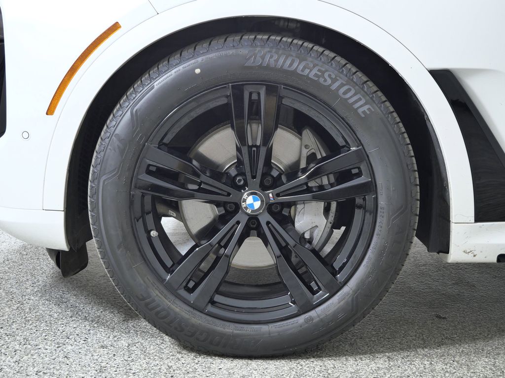 Thumbnail: 2023 BMW X7 - 21